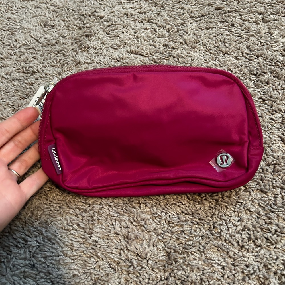 Lulu lemon belt bag